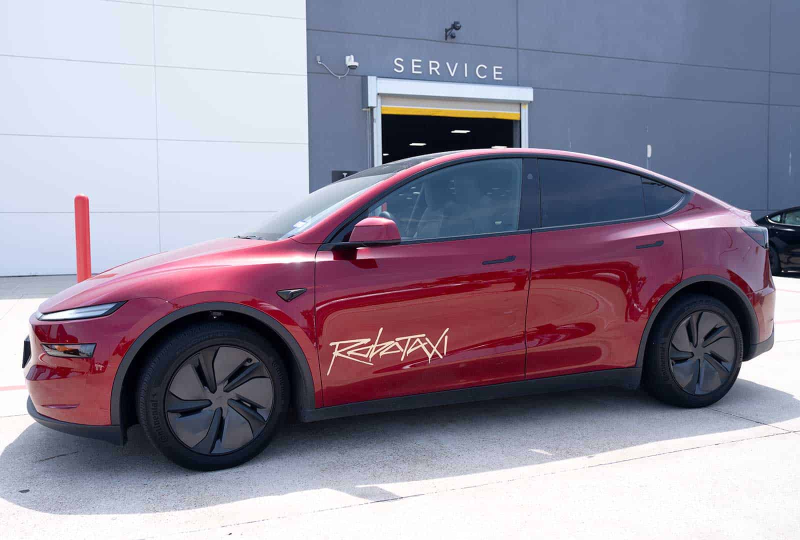Tesla Robotaxi Houston - The Road to Autonomy