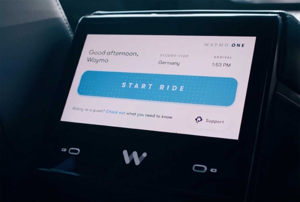 Waymo autonomous vehicle ride-hailing app screen in German.