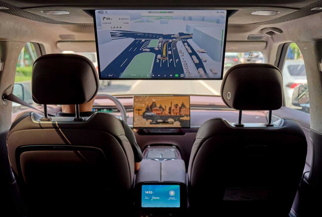 The Road to Autonomy: XPENG Introduces YOYO Robotaxi Service